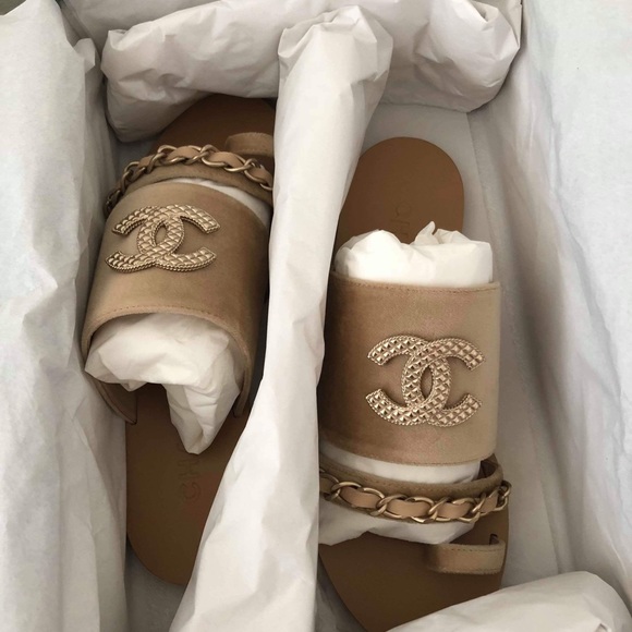 ❌SOLD❌ Chanel Beige Velvet Flat sandals - Picture 5 of 7